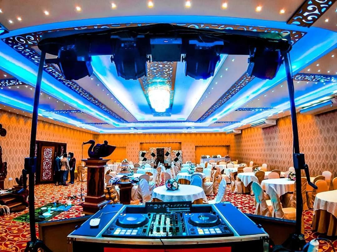 Hotel Eden Garden Сігірія Екстер'єр фото